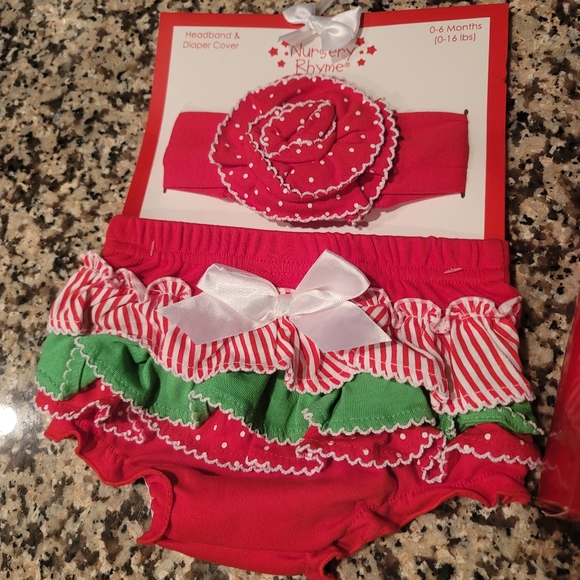 0-6 Months Christmas Bundle 🎄☃️ - Picture 3 of 7